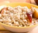 Перловая кашка с маслом и сахаром Перловая кашка с маслом и сахаром